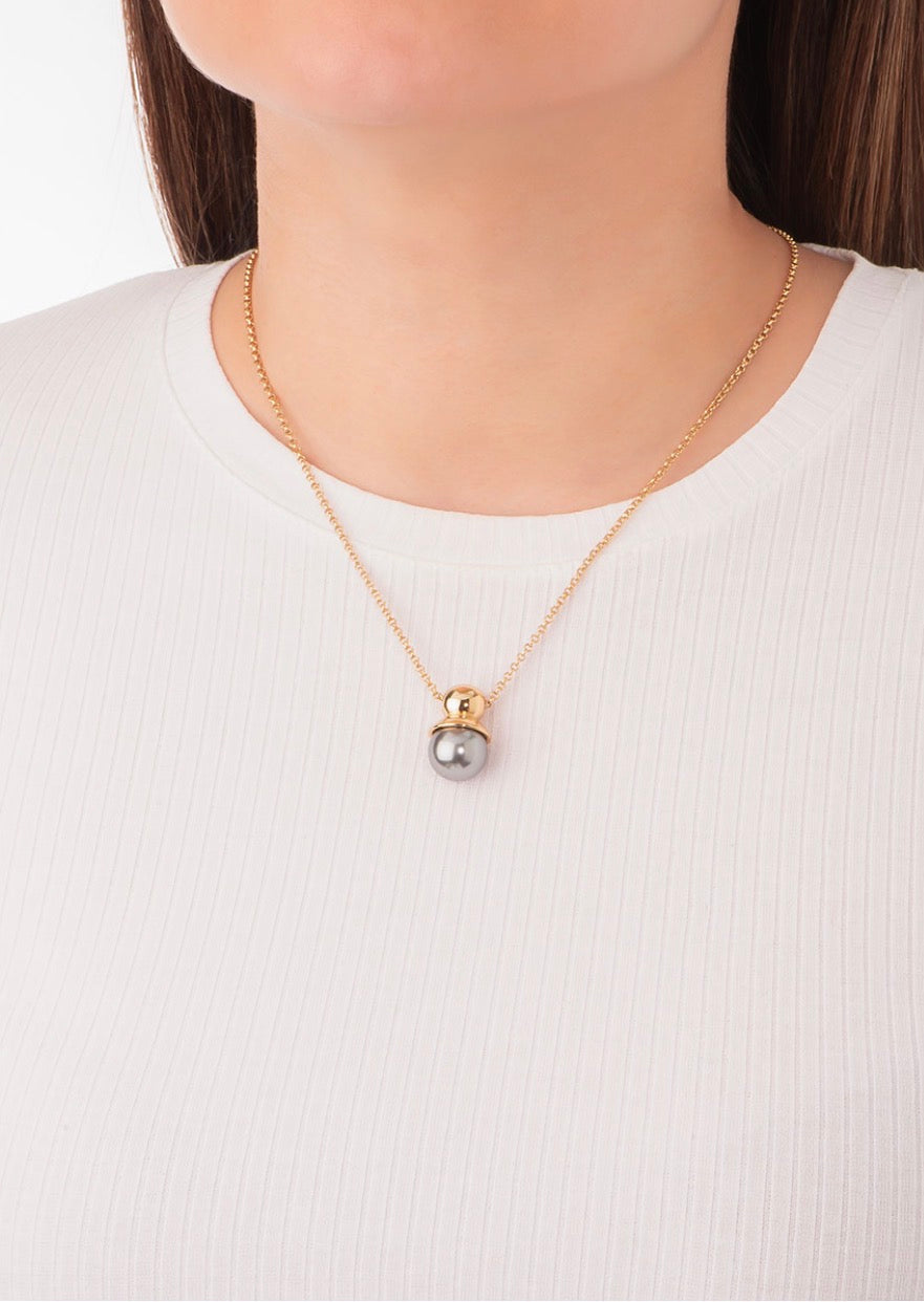 Golden Pearl Drop Necklace
