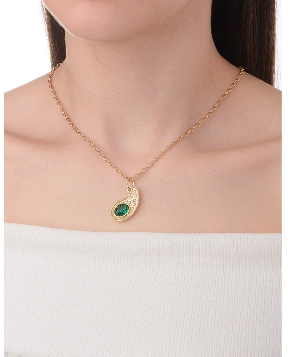 Emerald Glow Pendant Necklace