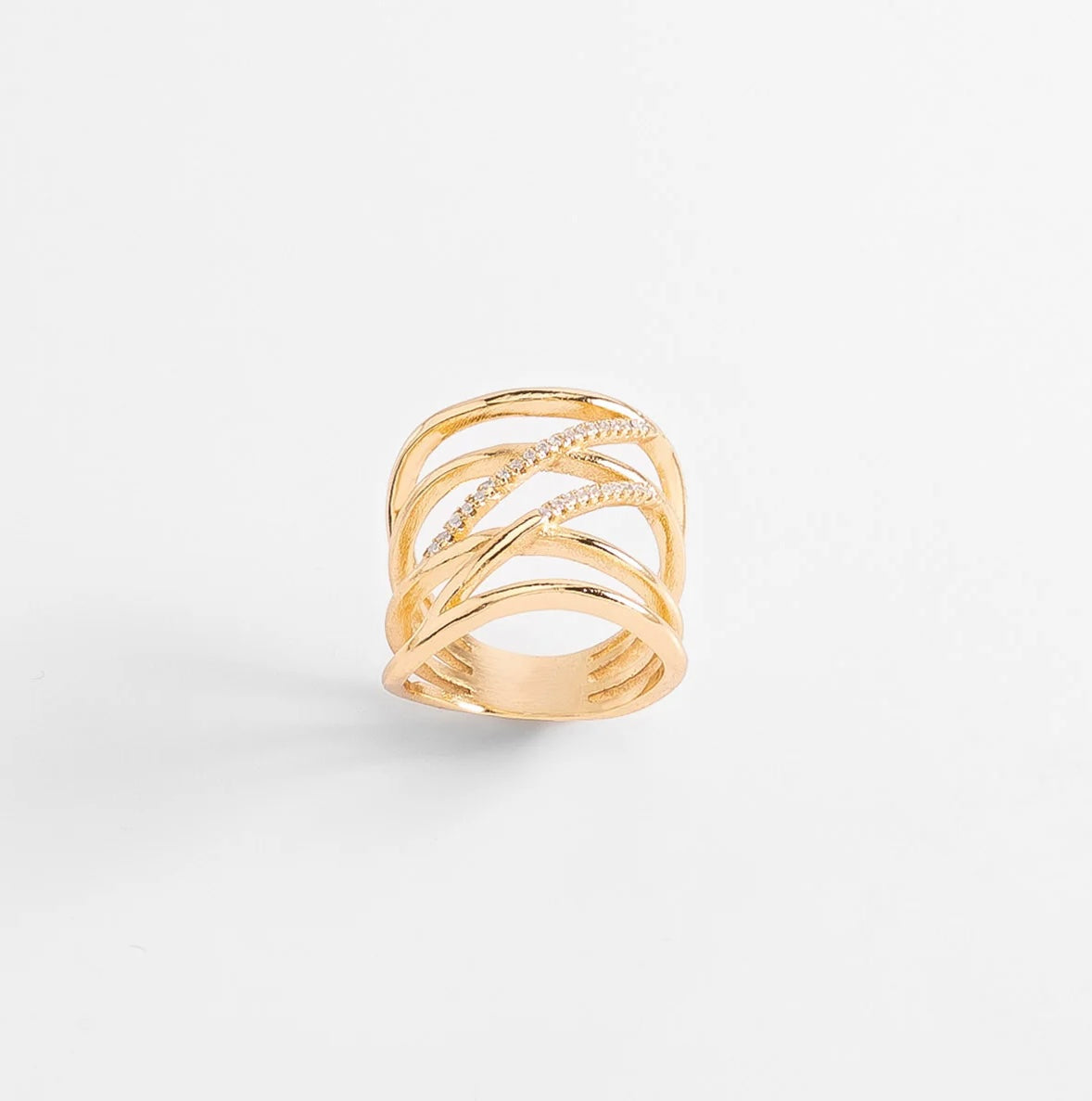 Elegant Criss-Cross Gold Ring with Sparkling Detail