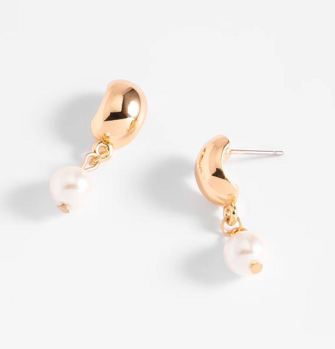 Elegant Pearl Drop Earrings – 18K Gold Plated