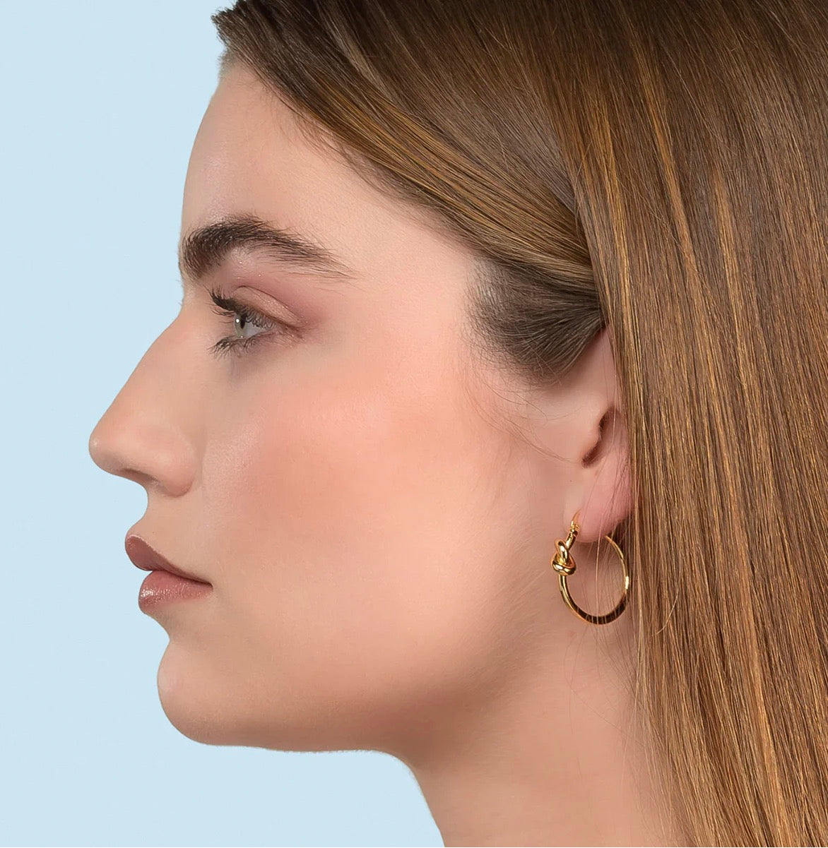 Elegant Knot Hoop Earrings – 18K Gold Plated