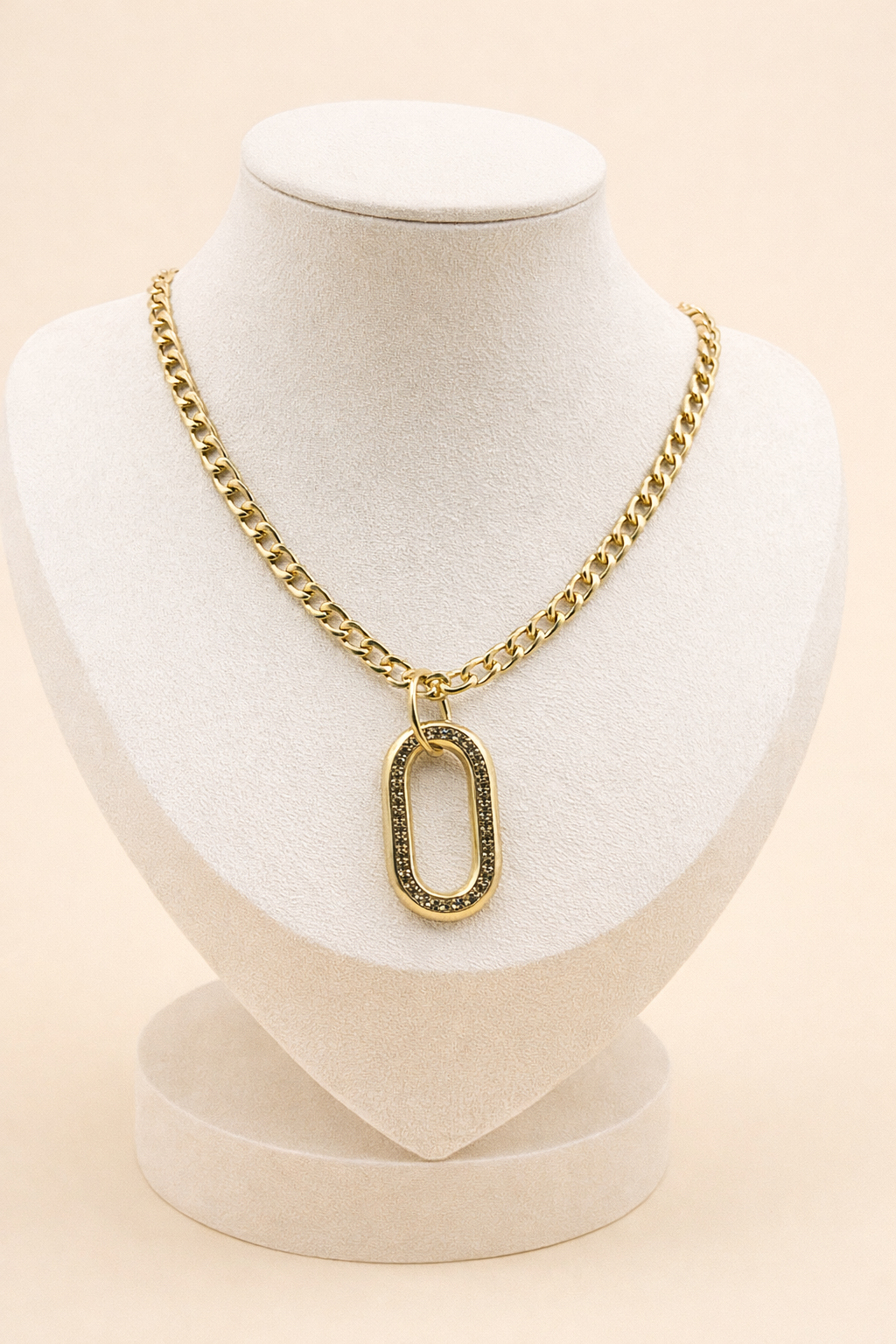 Gold Oval Link Pendant Necklace