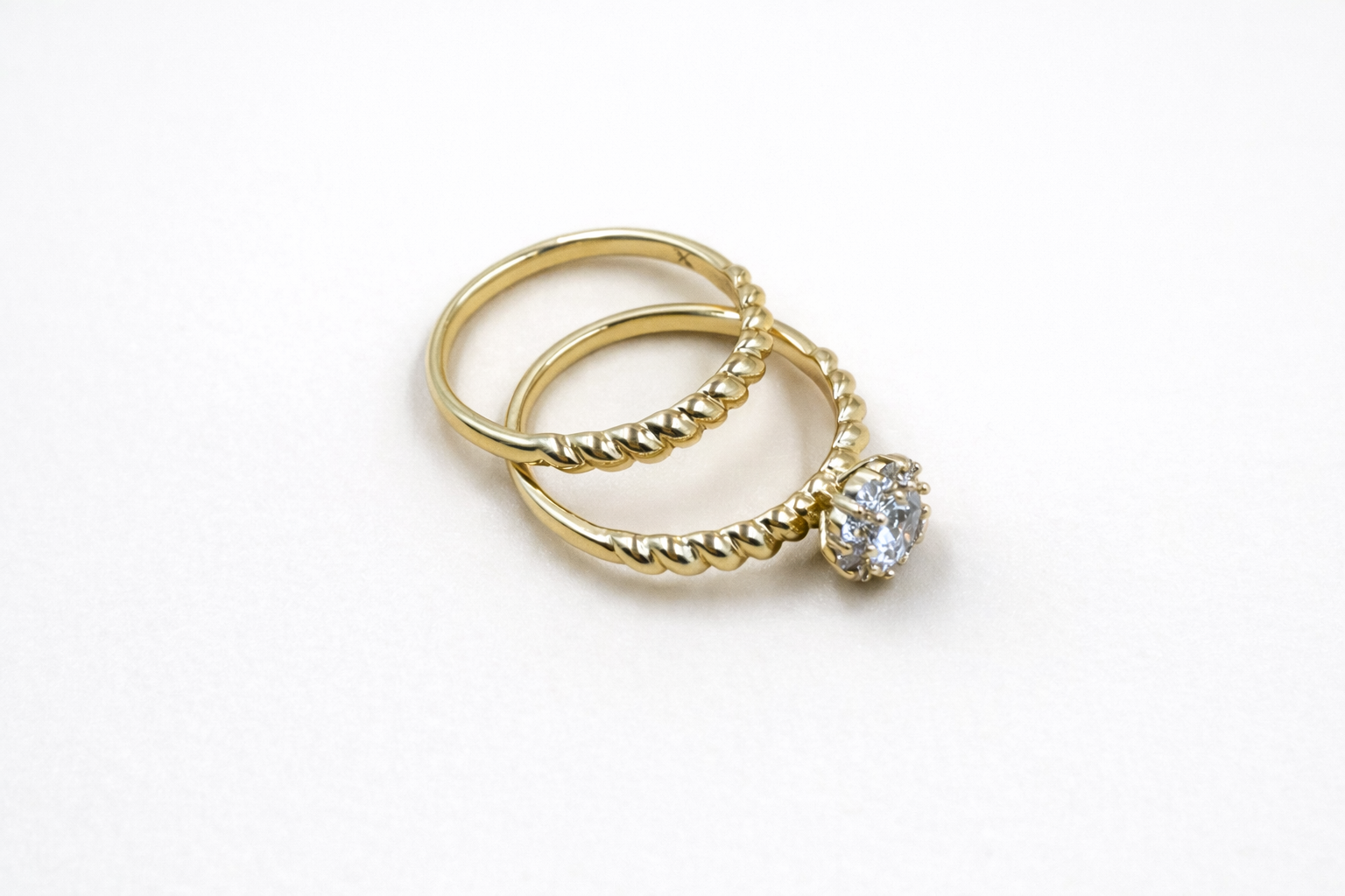 Twisted Double Ring with Zirconia